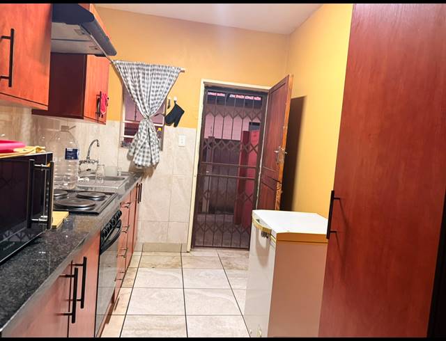 2 BEDROOM APARTMENT FOR SALE IN WATERVAL EAST